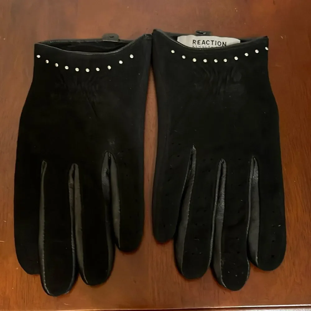 Reaction Kenneth Cole Women’s Black Studded Suede Leather Gloves L